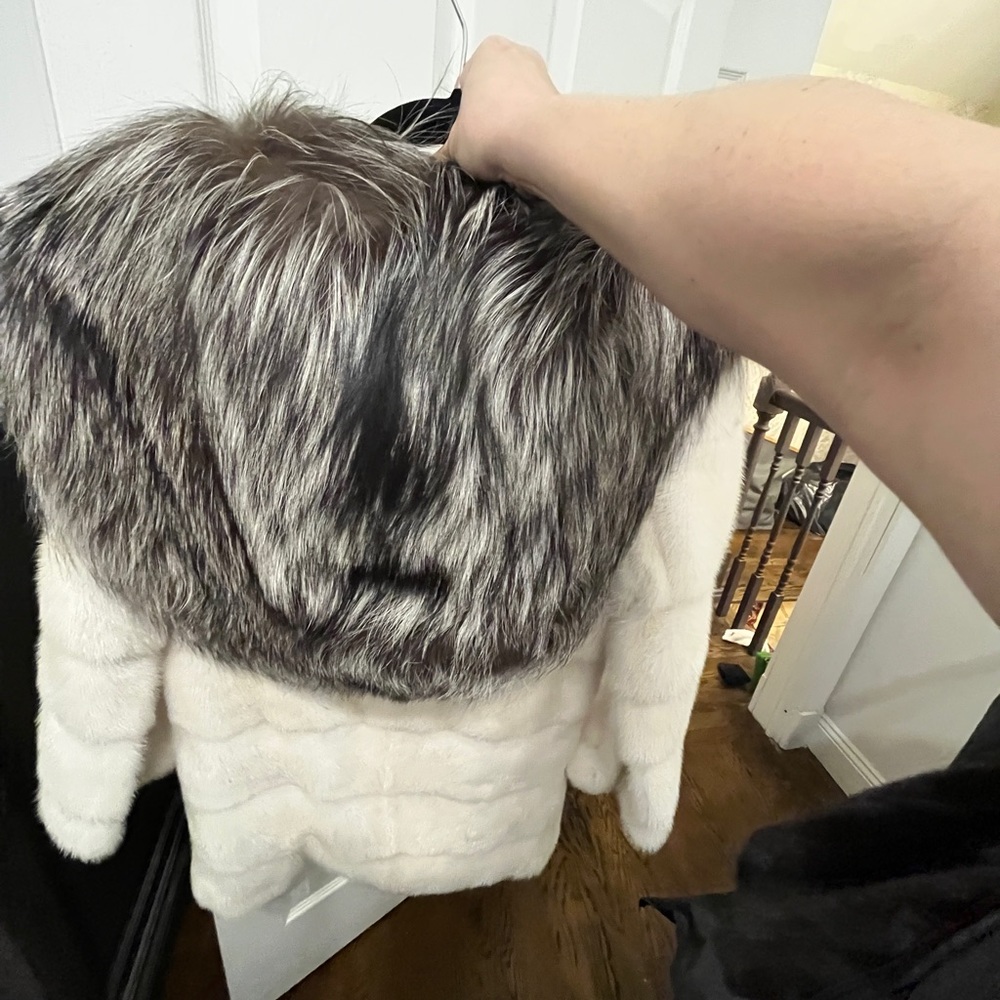 Women’s white Mink bomber coat with oversized hood. Size Small